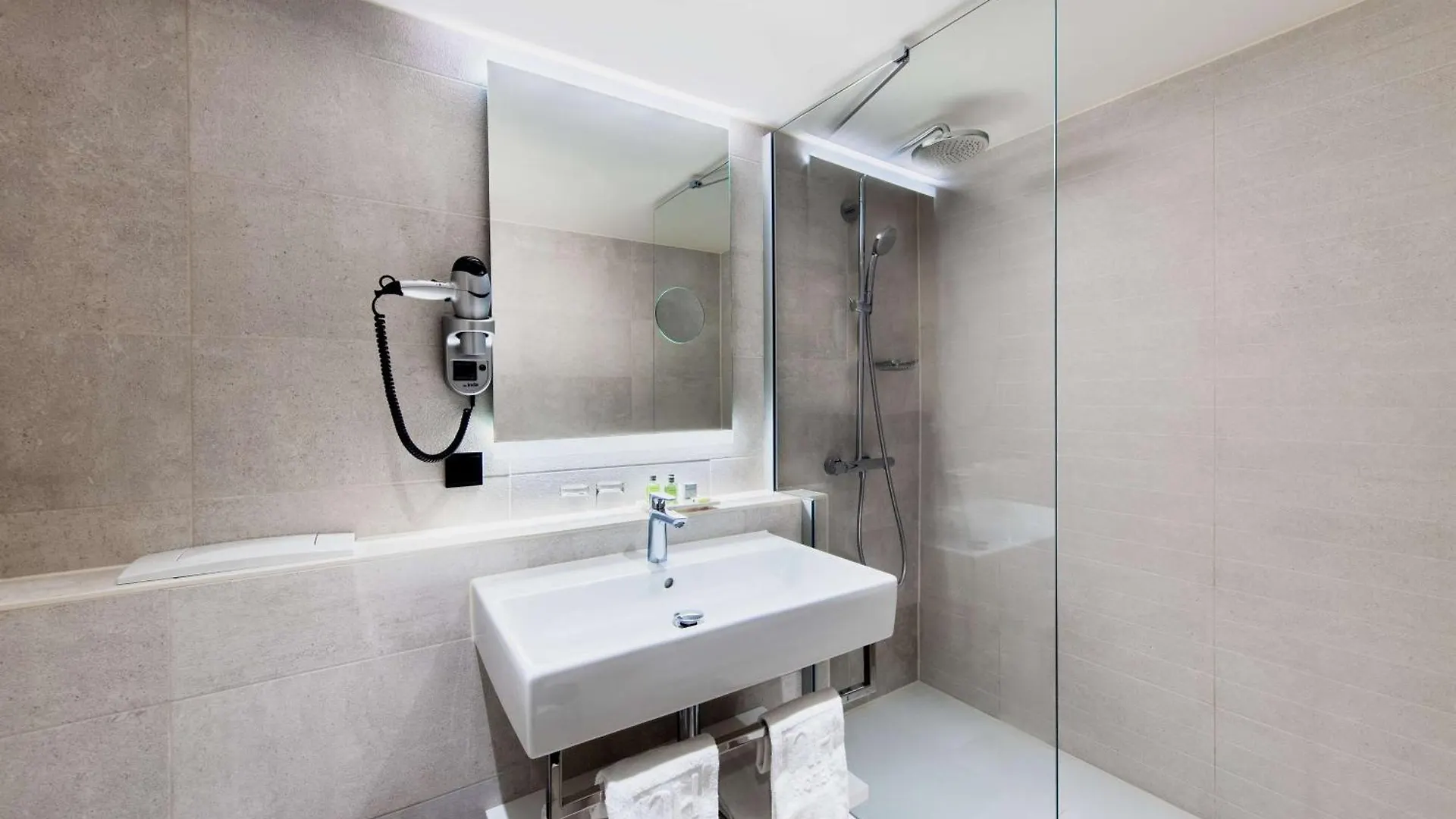 Nh Amsterdam Schiller Hotel